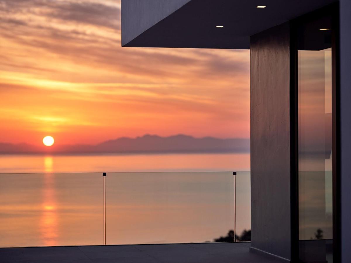 The Sall - Private Pool And Breathtaking Views, By Zantewize